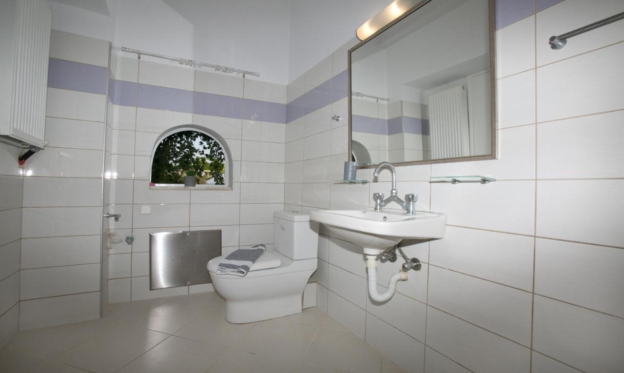 Babi'S Villa - Garden Apartment Lixouri Exterior photo